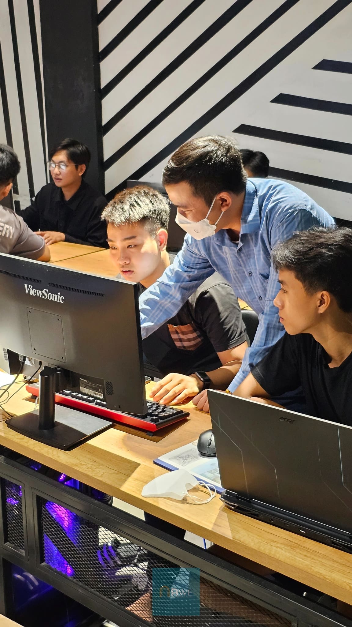 học thêm các kiến thức nền